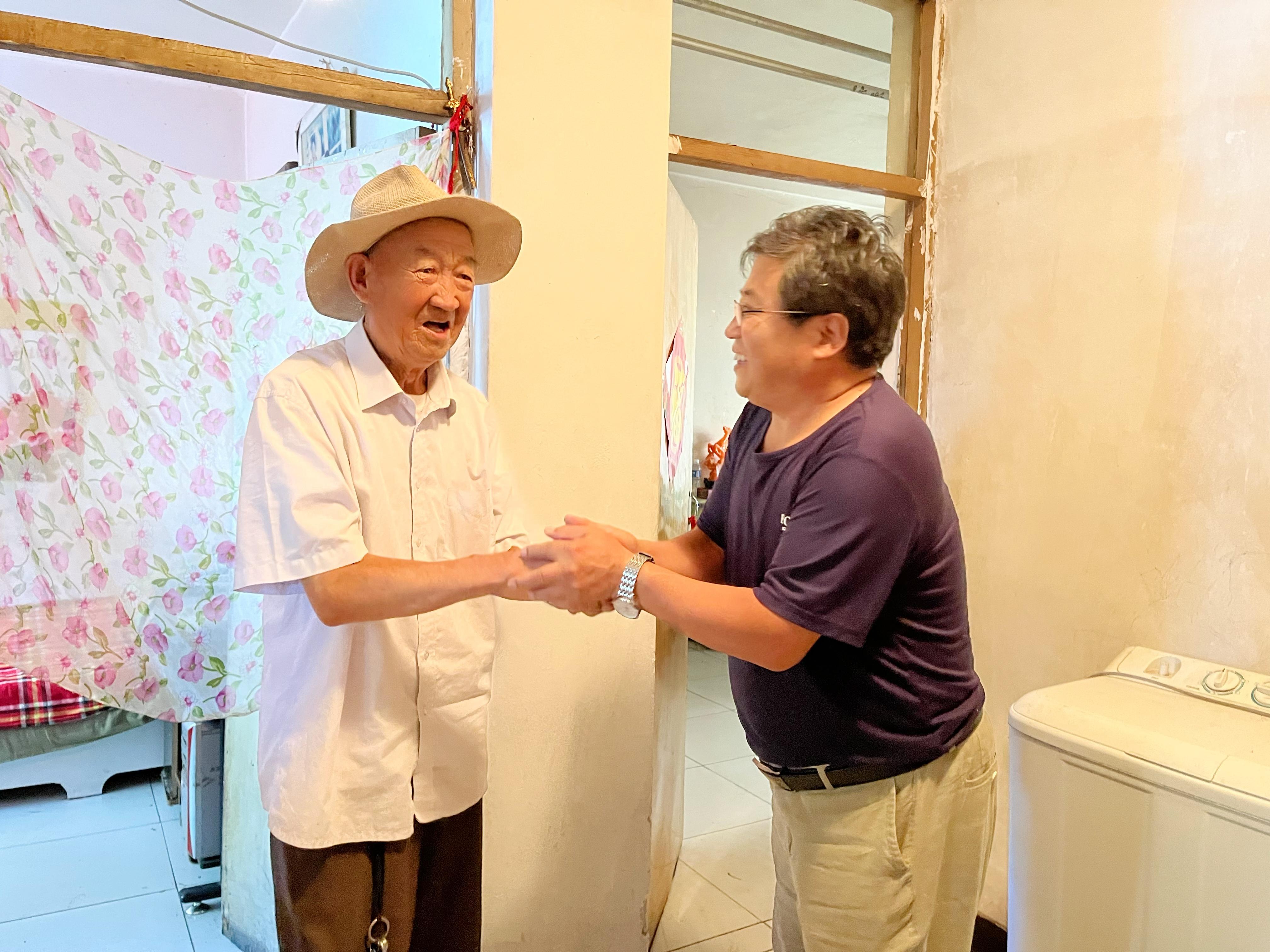 携手同行，不忘“八一”情怀，情暖困难退役军人