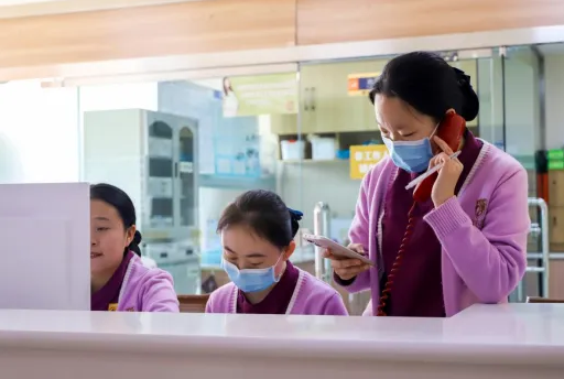 独居孕妇家中急产出血，爱德生医院多学科协作成功救治